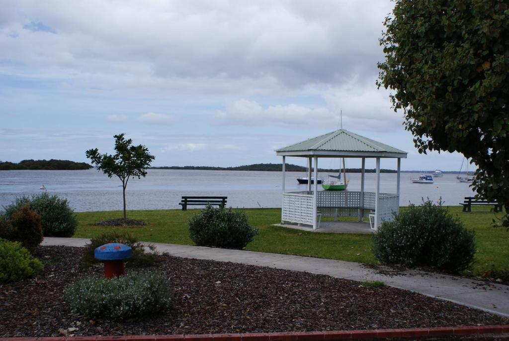 Karuah Riverside Motel Экстерьер фото