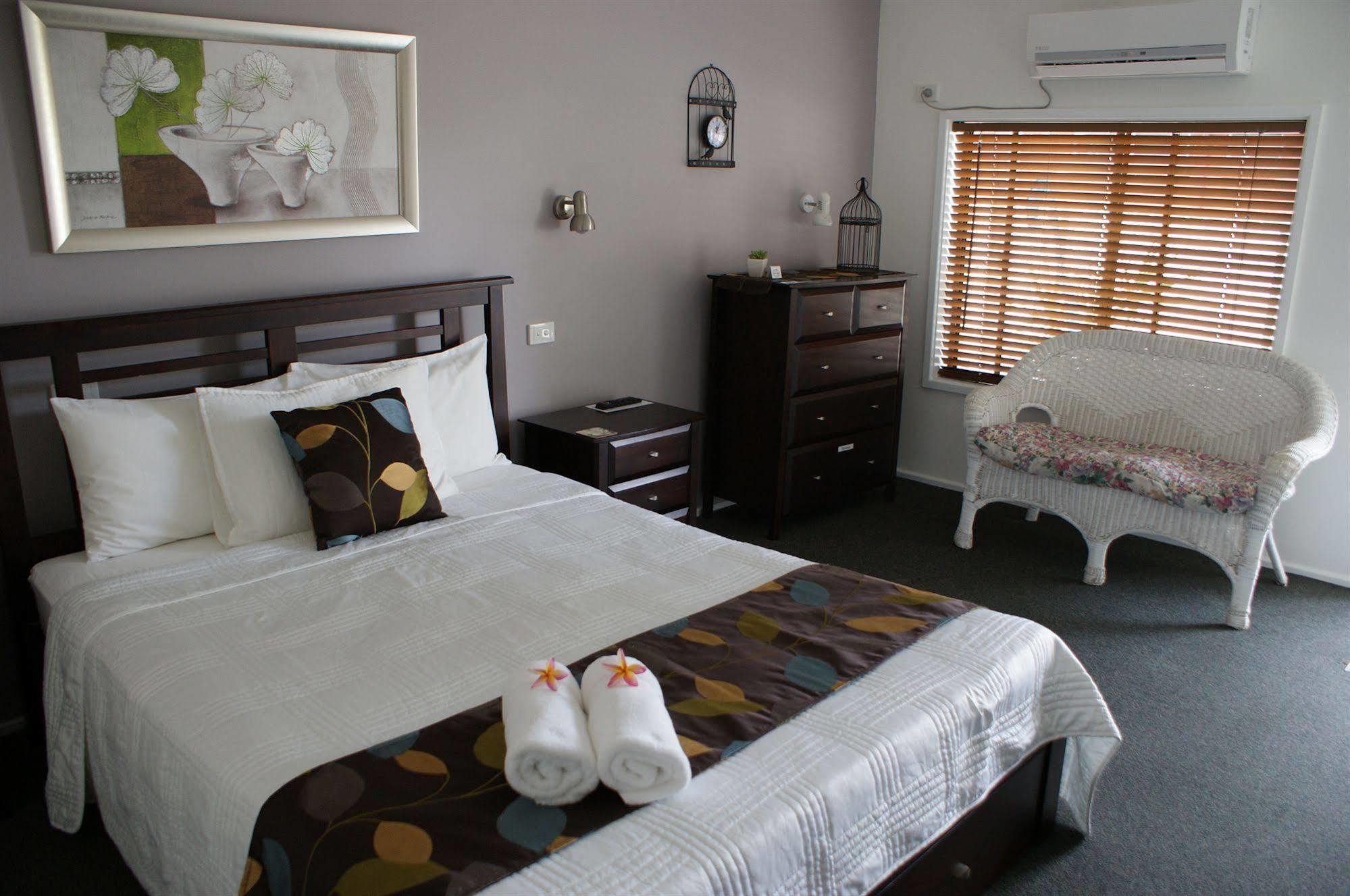 Karuah Riverside Motel Экстерьер фото